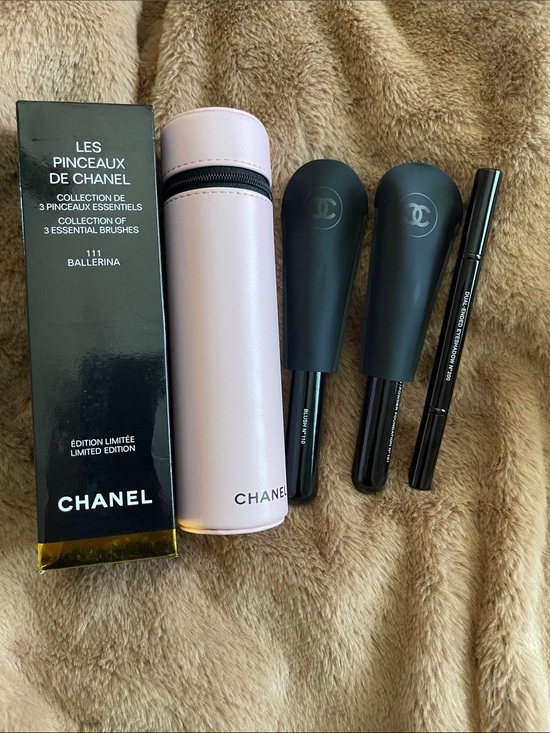 CHANEL Other - Chanel brush set